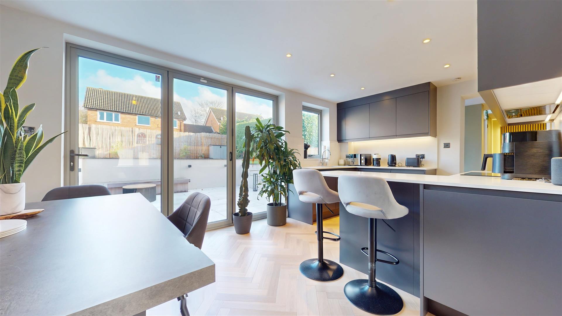 3 bed property in Ellenstow, Milton Keynes